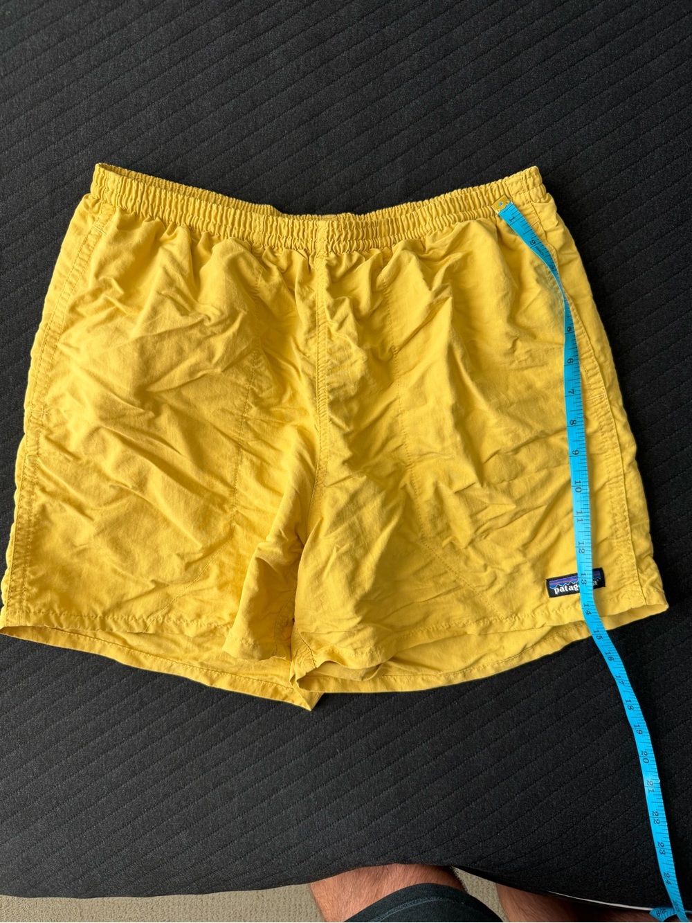 Men’s Patagonia Baggies Hybrid Shorts Swim Trunks size medium yellow board trunk